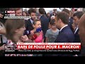 Emmanuel Macron recadre un passant qui fuit le débat
