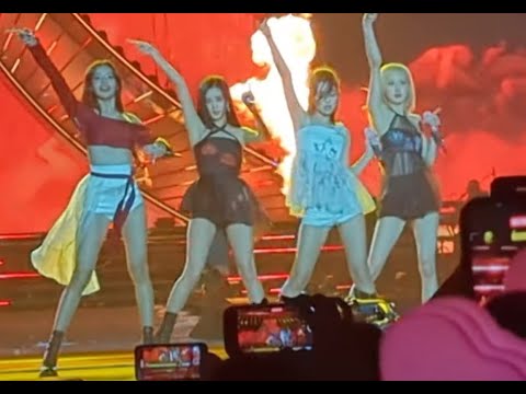 BLACKPINK - Playing with fire - Paris Stade de France FANCAM
