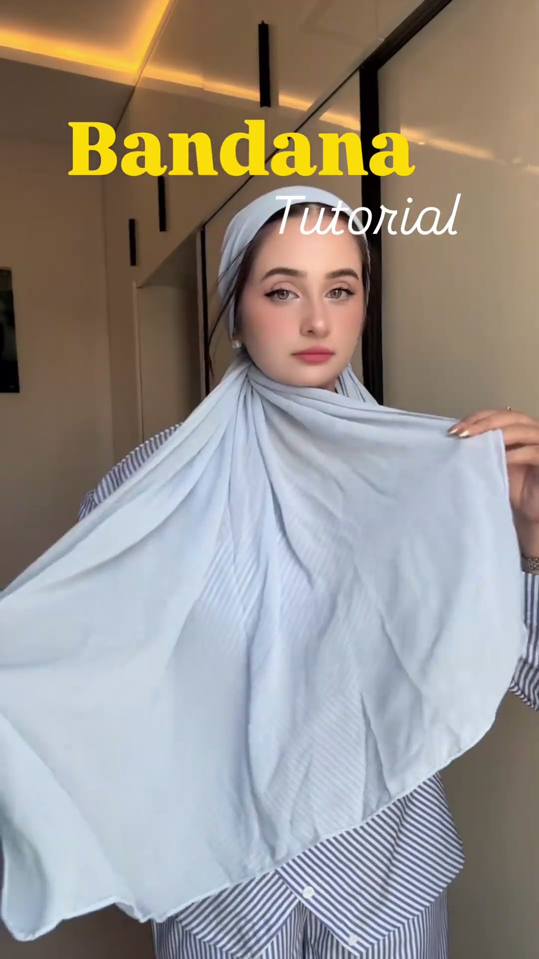 Siap tampil beda dengan bandana? Yuk, simak tutorial hijab seru ini! ✨🧕