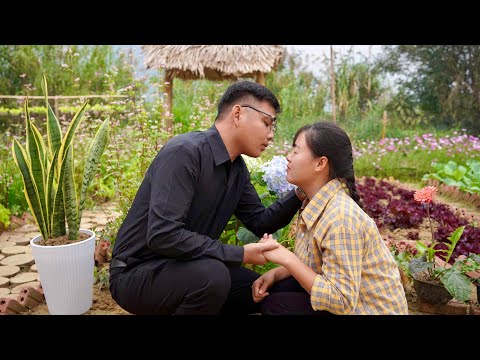 Single mother Tieu Phuong was very surprised by CEO Manh's romantic and loving gesture