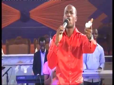 Peter Ajayi at Harvest of Praise Vol 2