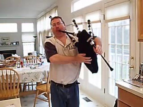 Bagpipe Strike-In: Slow-Motion of Good Technique