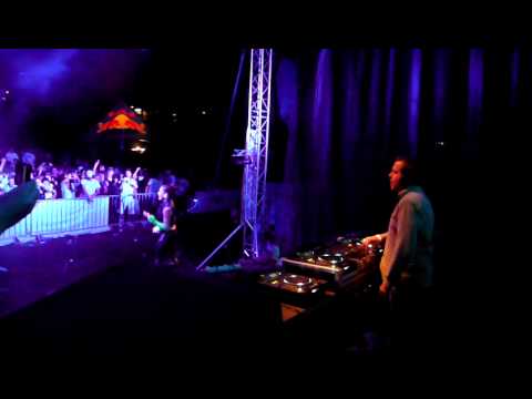 Marcel Woods playing Inside me live @ Sundance 2011