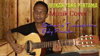 Download lagu Bukan Yang Pertama (Mirna Wati) Cover ll Man SP ft Edy Pandai Gitaris Tunanetra mp3
