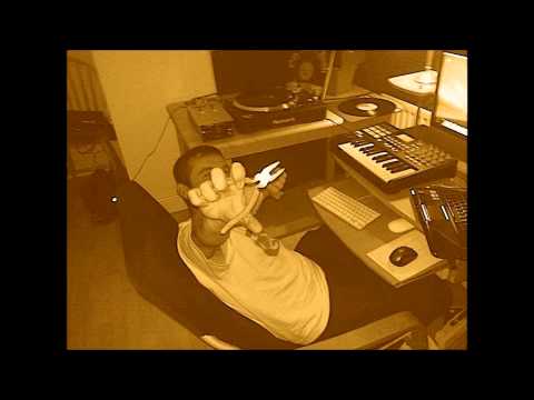 07.WUER/Mayeff- 1000PLN (feat. CeeNzet)