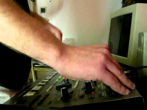 Sélectaël  - Orbital train 2011  -  live Roland groovebox MC 505 Techno ambient Experimental