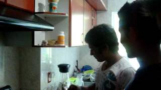 preview picture of video 'Mis nenas cocinano i Bailando'