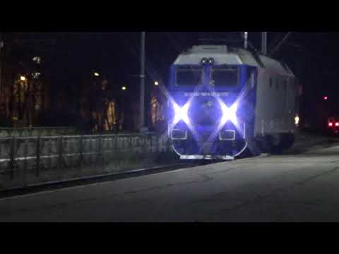 Gara Brașov-Sosire IR 1538 și IR 472 ISTER EN cu schimbare locomotivă (22 Dec 2019)