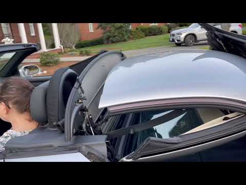 8k-Mile 2001 Mercedes-Benz SLK320 Cold Start and Top Operation