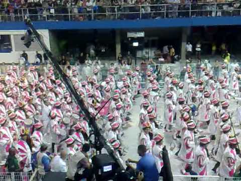 Bateria da prima rica Rosas de Ouro * Carnaval 2010