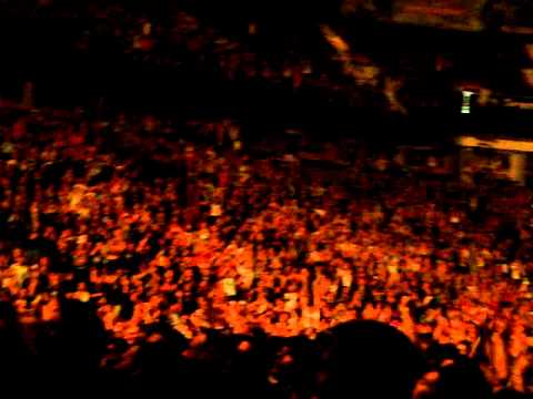 Foo Fighters - Everlong (Live in Vancouver, Rogers Arena, 25.10.2011)