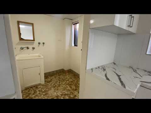 2/209 Old Kent Rd, Greenacre NSW 2190