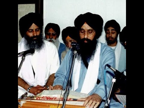 Kaahe Man Too Ddolataa - Bhai Manjit Singh UK - July 1994 Toronto