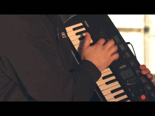 Casio SA-77 Clavier, Noir (Gris) : : Instruments de musique et Sono
