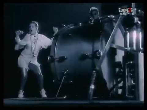 Beats International vs. DJ Salaryman - Dub Be Seekness To Me