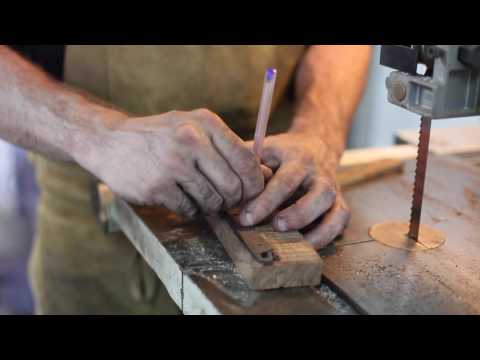 Les Mains de Simon Ceccaldi, artisan coutelier