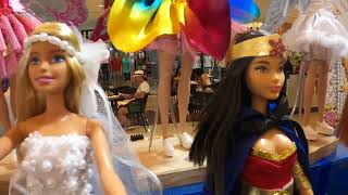 CONHECEMOS UMA MARAVILHOSA LOJA DE ROUPAS PARA BONECAS NO SHOPPING