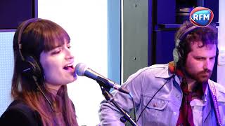 Clara Luciani chante &quot;La Grenade&quot; dans les studios de RFM