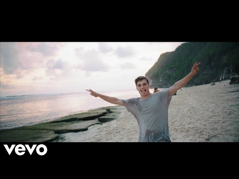 [In the style of Martin Garrix & Avicii] Fluex  - Wings To Fly (Mashup Music Video)