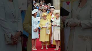 Queen Elizabeth’s Christmas Card Tradition