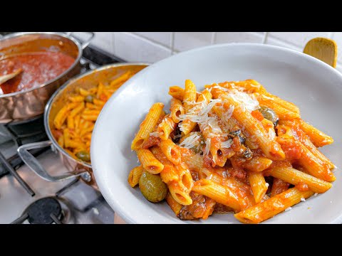 Cooking Two Kinds of Tomato Sauces: Amatriciana & Arrabbiata Pasta