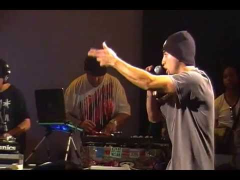 Dozer vs Nahuel MC (segunda parte)  The King of Freestyle 2012
