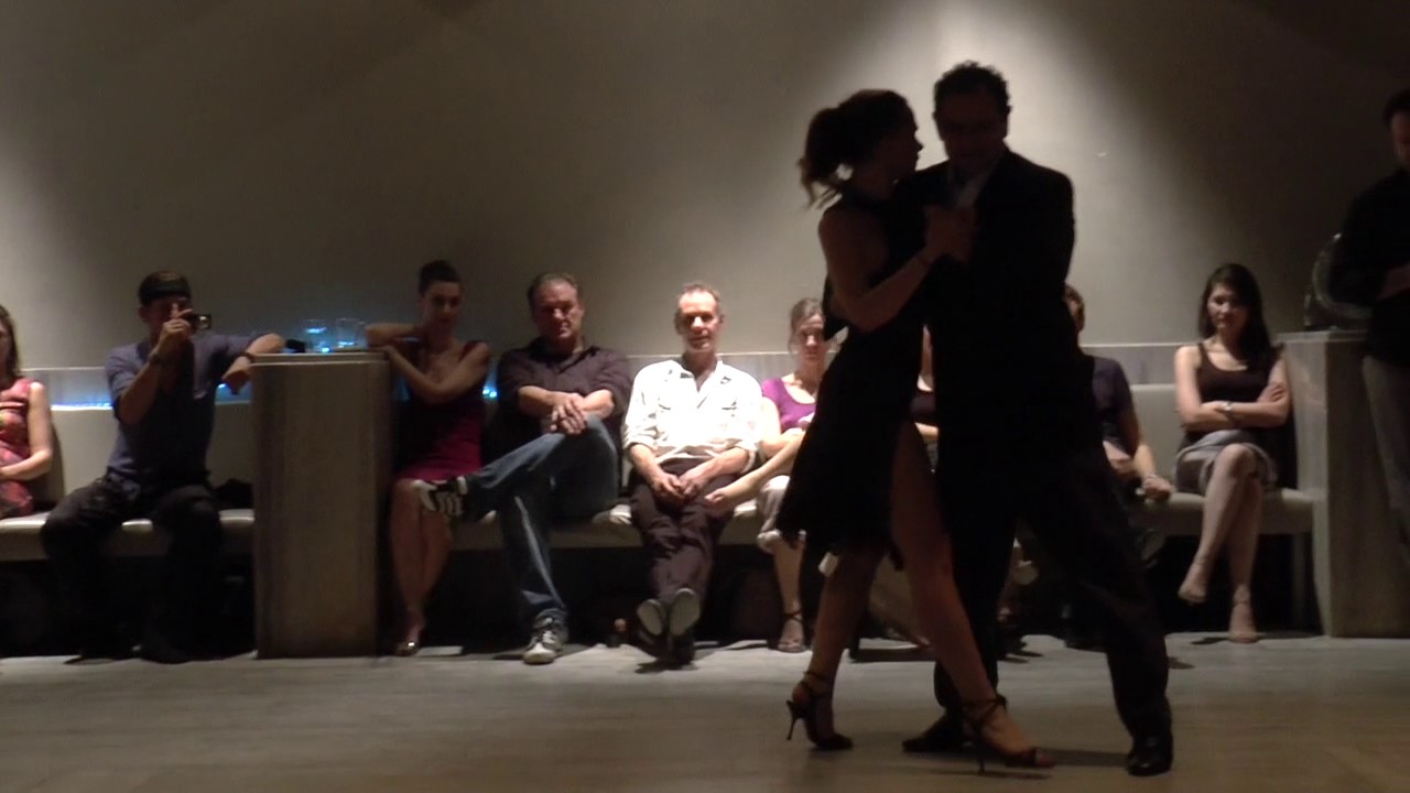 LA MILONGUITA : Inge Bömer & Gonzalo Robinson (1) "Lloran Las Campanas" C.di Sarli c. A.Podesta