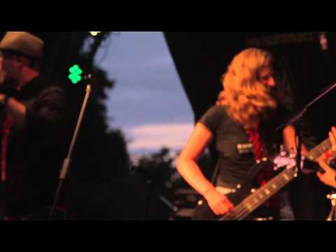 The Hazards play Bombtrack as Chili Rage at Beacon Festival 2015