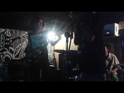 Unha enkravada - Ataque do tubarão