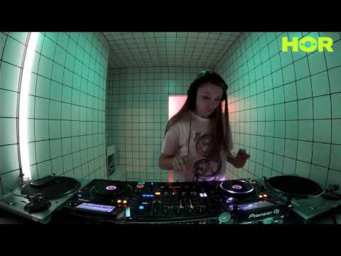 aufnahme + wiedergabe Showcase - Melania / August 29 / 10pm-11pm