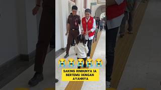 Download lagu momen sedih ketika anak perempuan bertemu ayah nya ‼️‼️ #sedih #nangis #ayah #anak #hilang mp3