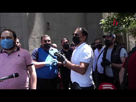 Թամադա, մատուցող, երաժիշտներ. Կառավարության դիմաց պահանջում են վերաբացել ռեստորանները