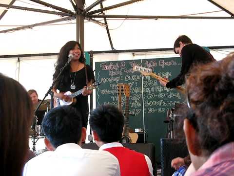 I Fought The Law (Sonny Curtis & The Crickets Cover) - Zee Avi Live in Singapore 2009 video thumbnail