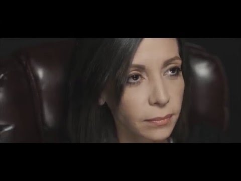 Redimi2 - Saldrás de Esta  ft. Lucia Parker y Rene Gonzalez