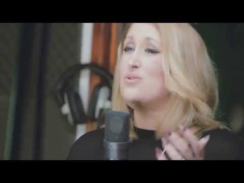 When we were young - Adele (Cover version By Lareena Mitchell Adele Tribute Act)