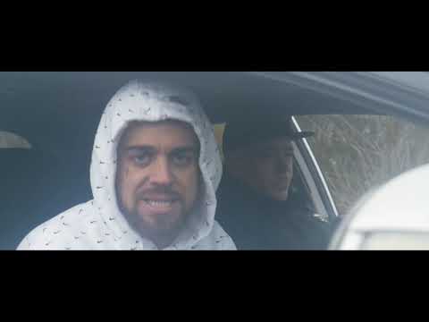 L Double U - headtopped (jay3 wardub)