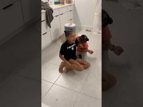 Dad catches little sister biting big sister #shorts
