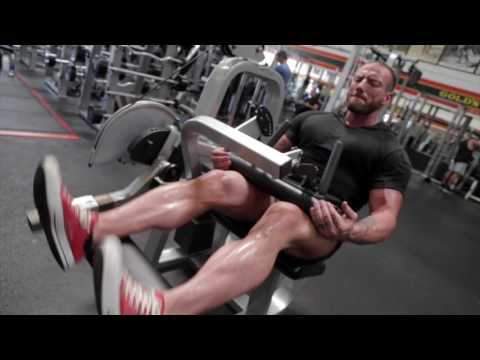 Justin Lovato training Legs at The Mecca of Bodybuilding