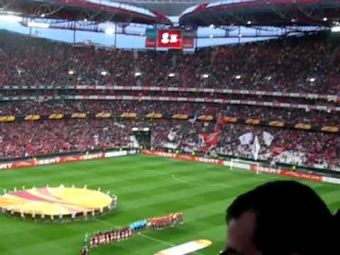 3-Benfica 2 Liverpool 1 LE Quartos final - Entrada das equipas 1.avi