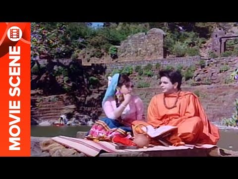 Dilip Kumar Acting as Sadhu - Ram Aur Shyam