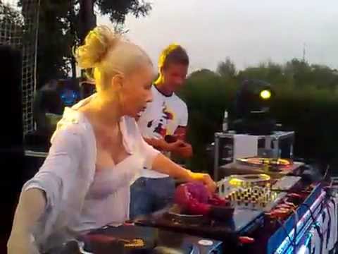 Dj Giusy Consoli Evento Papaya Staff...disco party