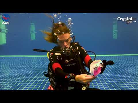 How to Remove, Replace and Clear Your Scuba Mask Underwater 🥽 PADI IDC Skills Dive Instructor Course