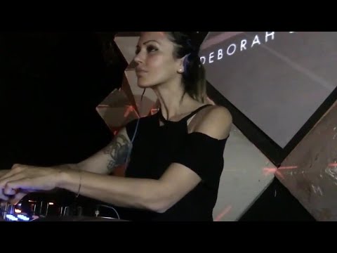 Deborah De Luca and her amazing ‘I Go Out’ 💣💥