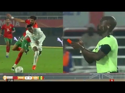 🚨🚨Dernier défenseur, faute sifflée… mais juste jaune 🤣. La logique a quitté le stade ! 