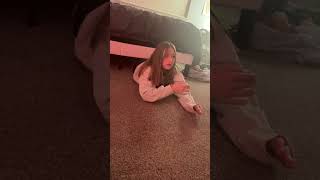 Download lagu She’s stuck under the bed mp3