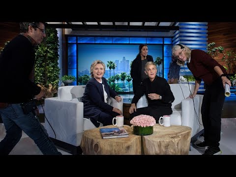 Es scheint zurück an die Arbeit zu gehen für Ellen DeGeneres (62)! Zuerst musste die Produktion der