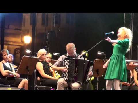 Zdobywczyni pierwszego miejsca 4. Festiwalu Ballady i Piosenki Filmowej