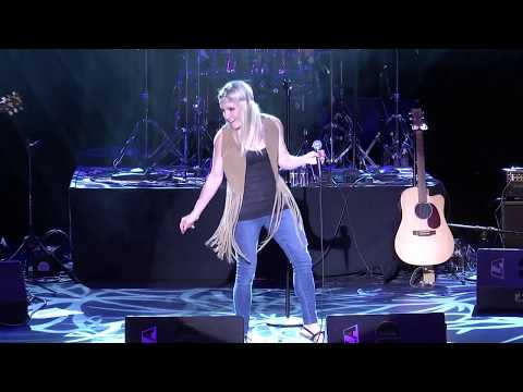 Groovin' Rock'n Chicks - Krista David as Gayle McCormick (Smith)