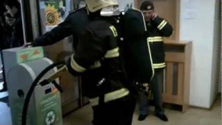 preview picture of video '2010-11-04 Cvičení - Požár Městského úřadu v Jeseníku ul. Tovární'