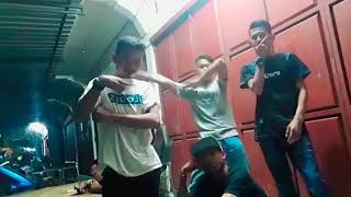 Download lagu Joget lucu makan daging anjing dengan sayur kol... mp3 Download lagu Joget lucu makan daging anjing dengan sayur kol... mp3